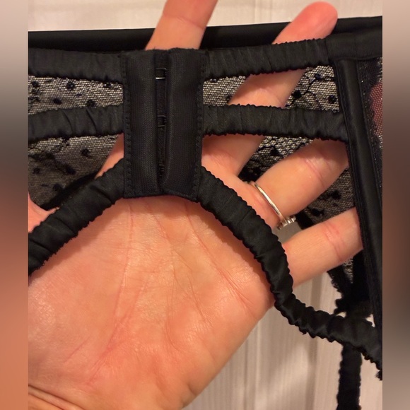 Victoria’s Secret SZ XS/ Small Black Sheer Polka Dot Garter Belt excellent - Picture 3 of 7